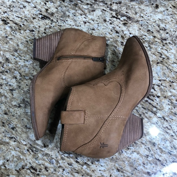 Frye Reina Camel Brown Nubuck Leather Ankle Bootie Cowboy 6.5 - Picture 5 of 10